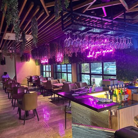 Hotel Merakee - Near Dahisar Mira Road Mumbai Eksteriør billede