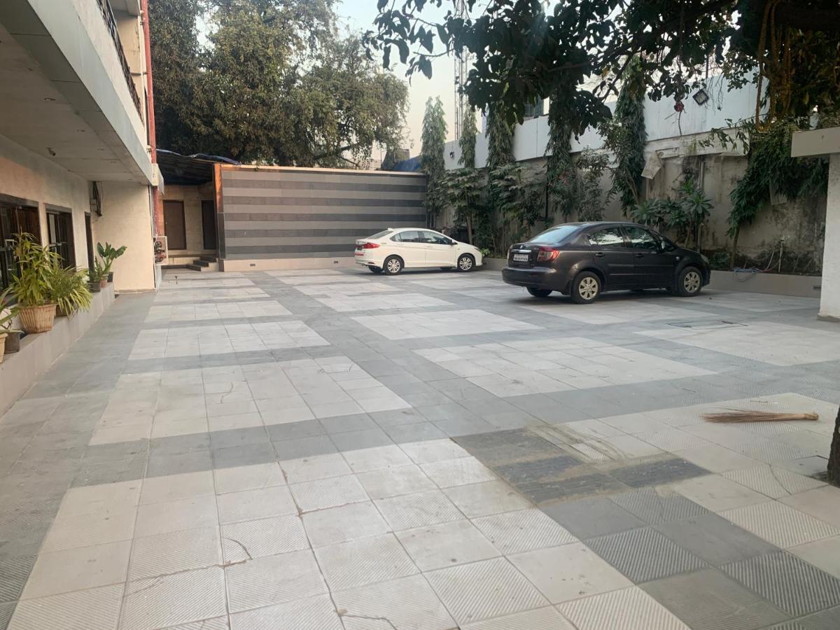 Hotel Merakee - Near Dahisar Mira Road Mumbai Eksteriør billede