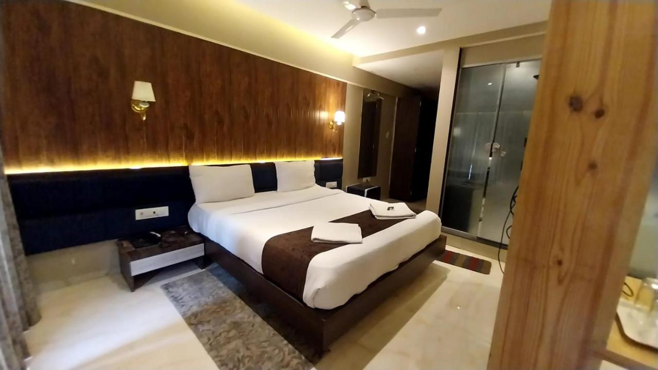 Hotel Merakee - Near Dahisar Mira Road Mumbai Eksteriør billede