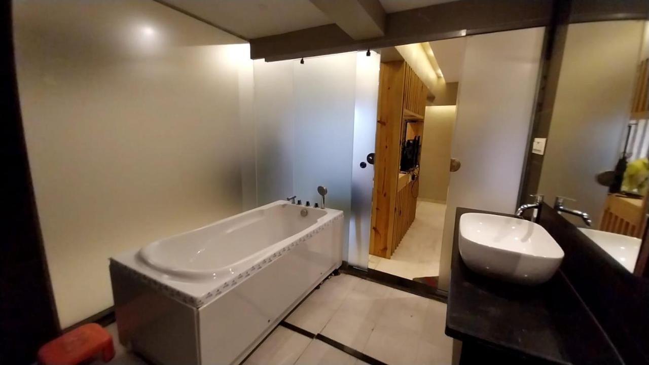 Hotel Merakee - Near Dahisar Mira Road Mumbai Eksteriør billede