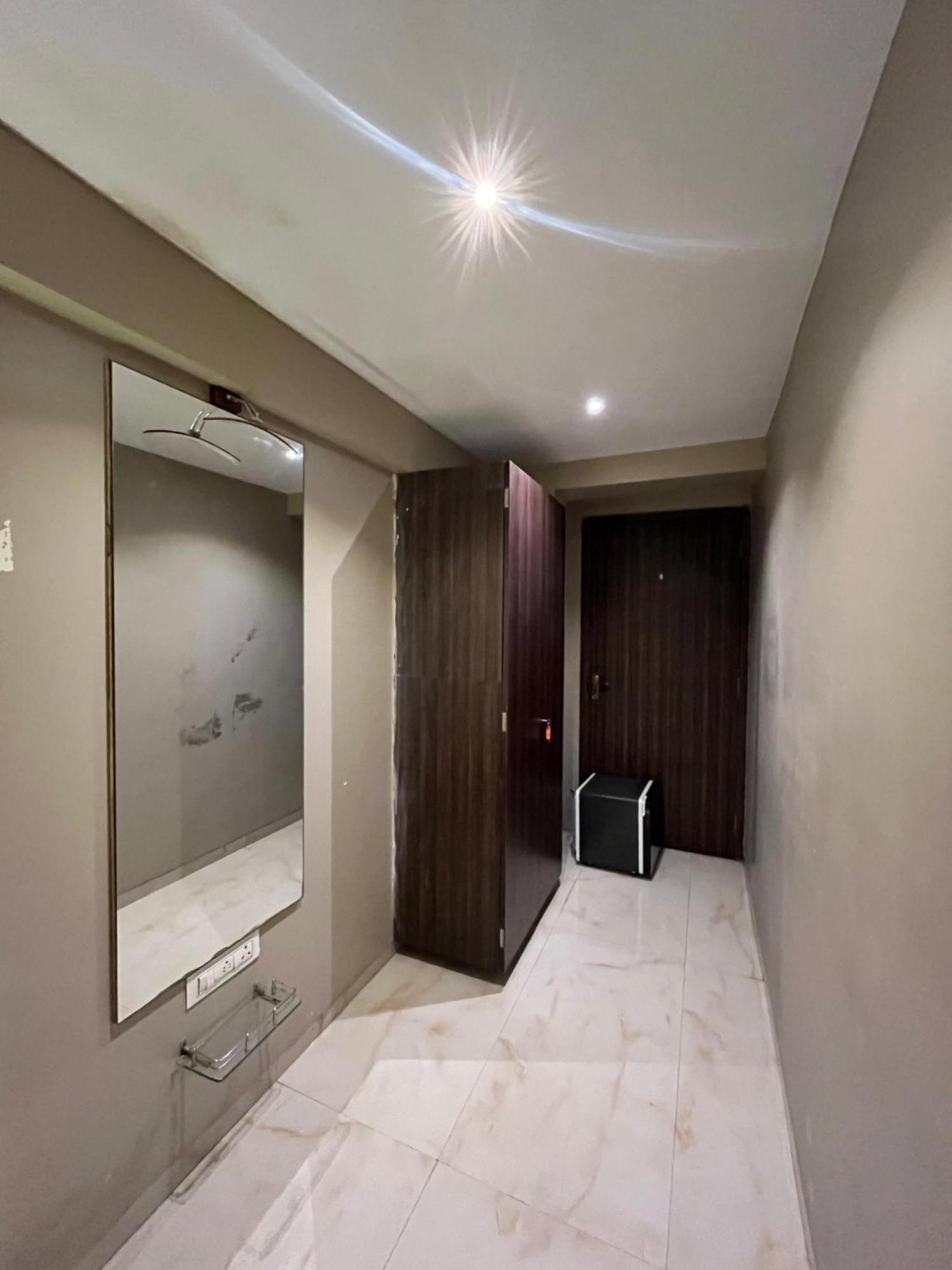 Hotel Merakee - Near Dahisar Mira Road Mumbai Eksteriør billede